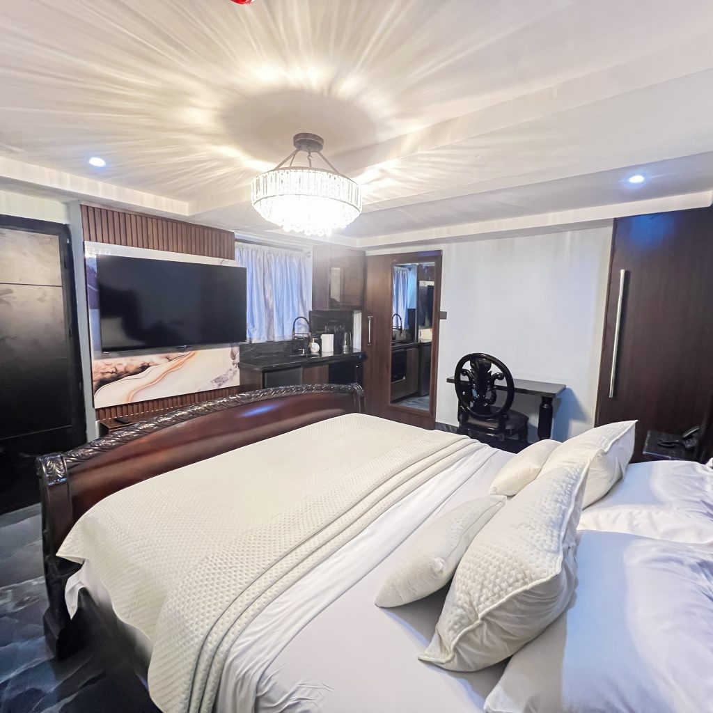 Deluxe Standard Deluxe Standard at AfriBella Luxury Suites, Kumasi, Ghana, photo 1
