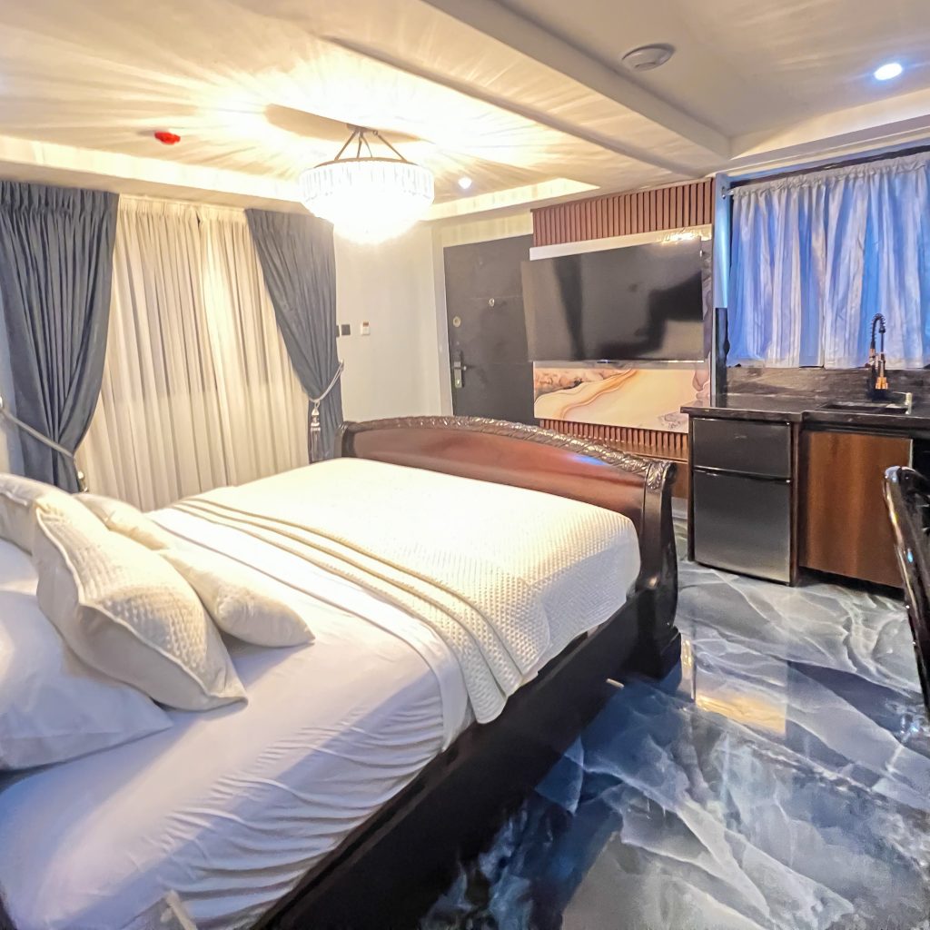 Deluxe Standard Deluxe Standard at AfriBella Luxury Suites, Kumasi, Ghana, photo 3