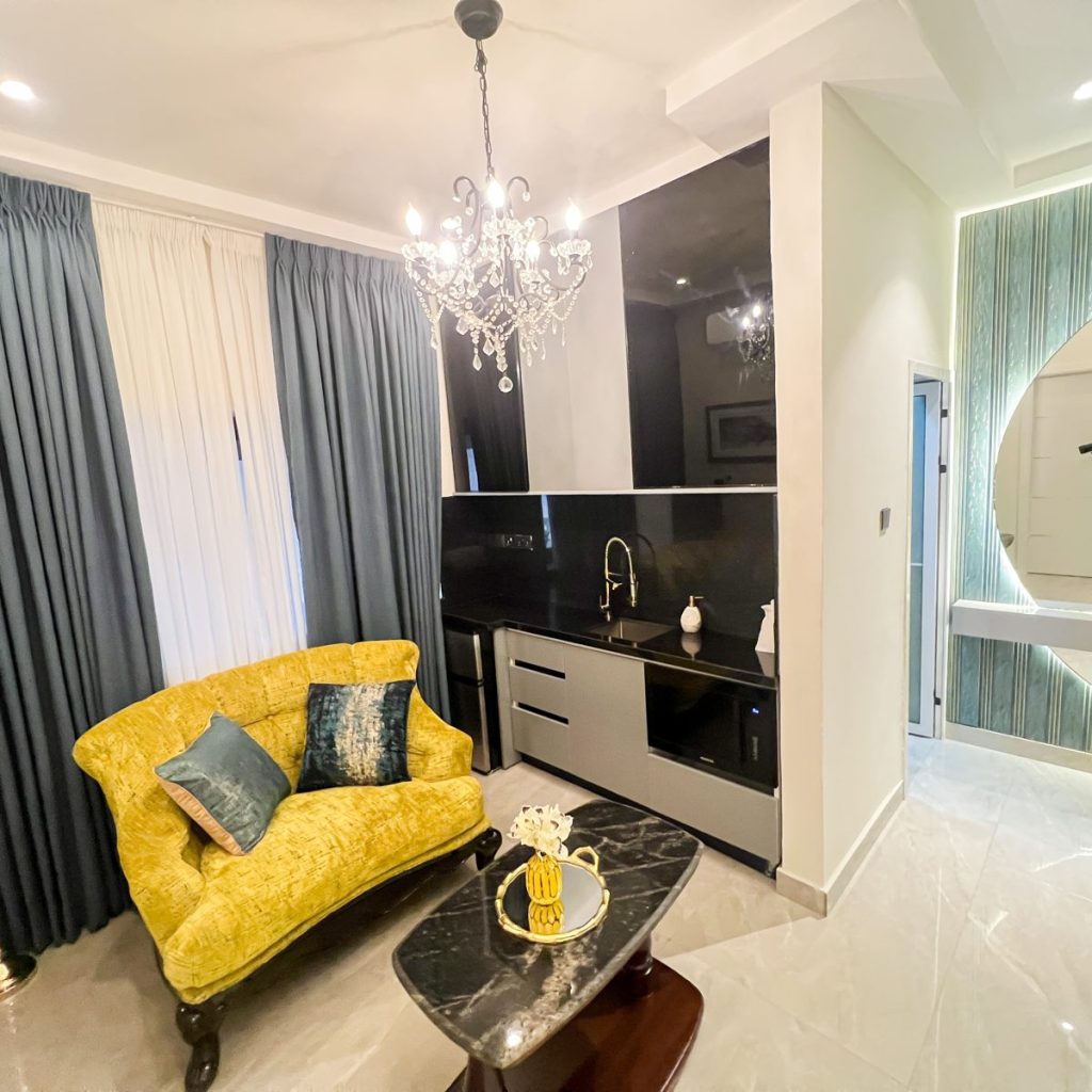 Deluxe Superior Deluxe Superior at AfriBella Luxury Suites, Kumasi, Ghana, photo 5